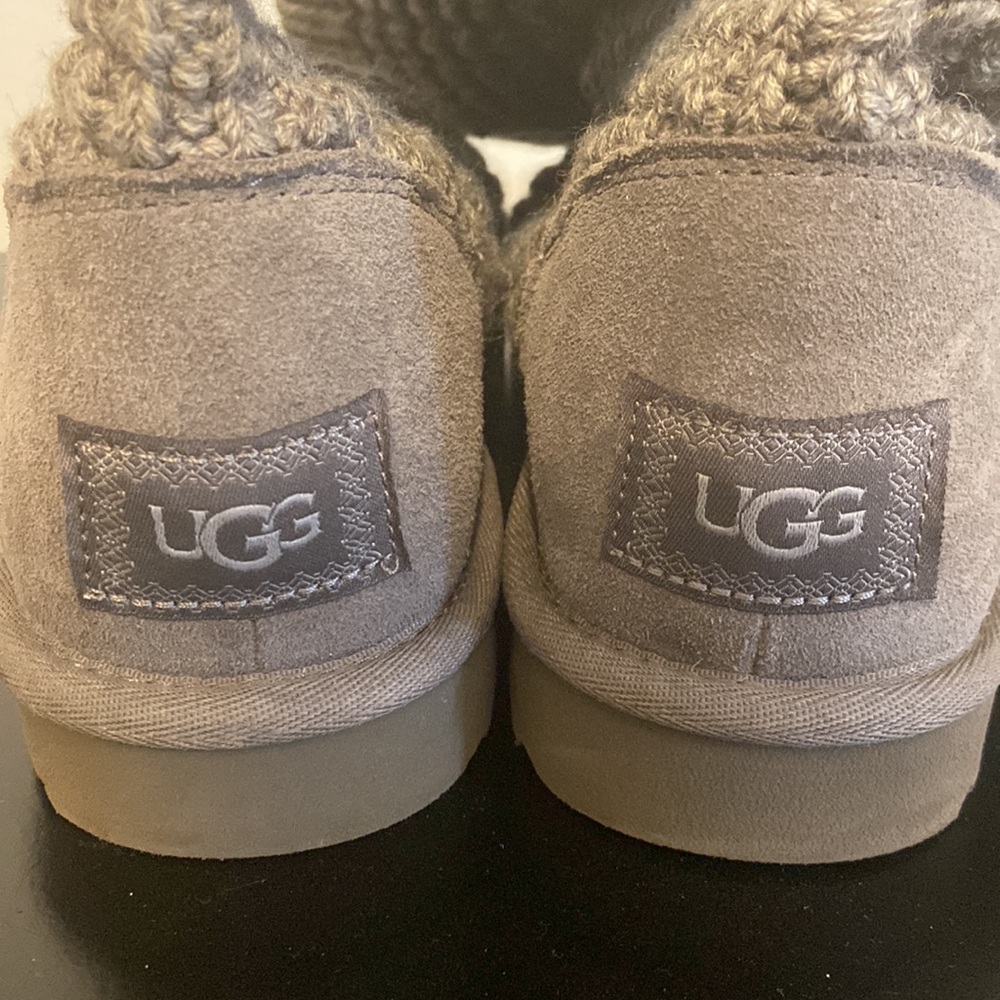 UGGS size 8 - Picture 4 of 5